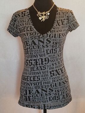 GUESS Gray V-Neck Logo-Print Short Sleeve Tee